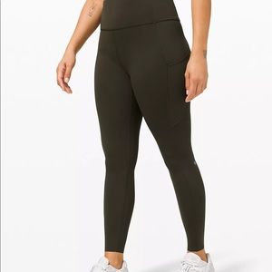 Women’s Lululemon full length legging w pockets